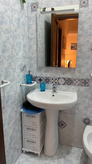 Mona House Accogliente Casa Vacanza Palermo Kültér fotó